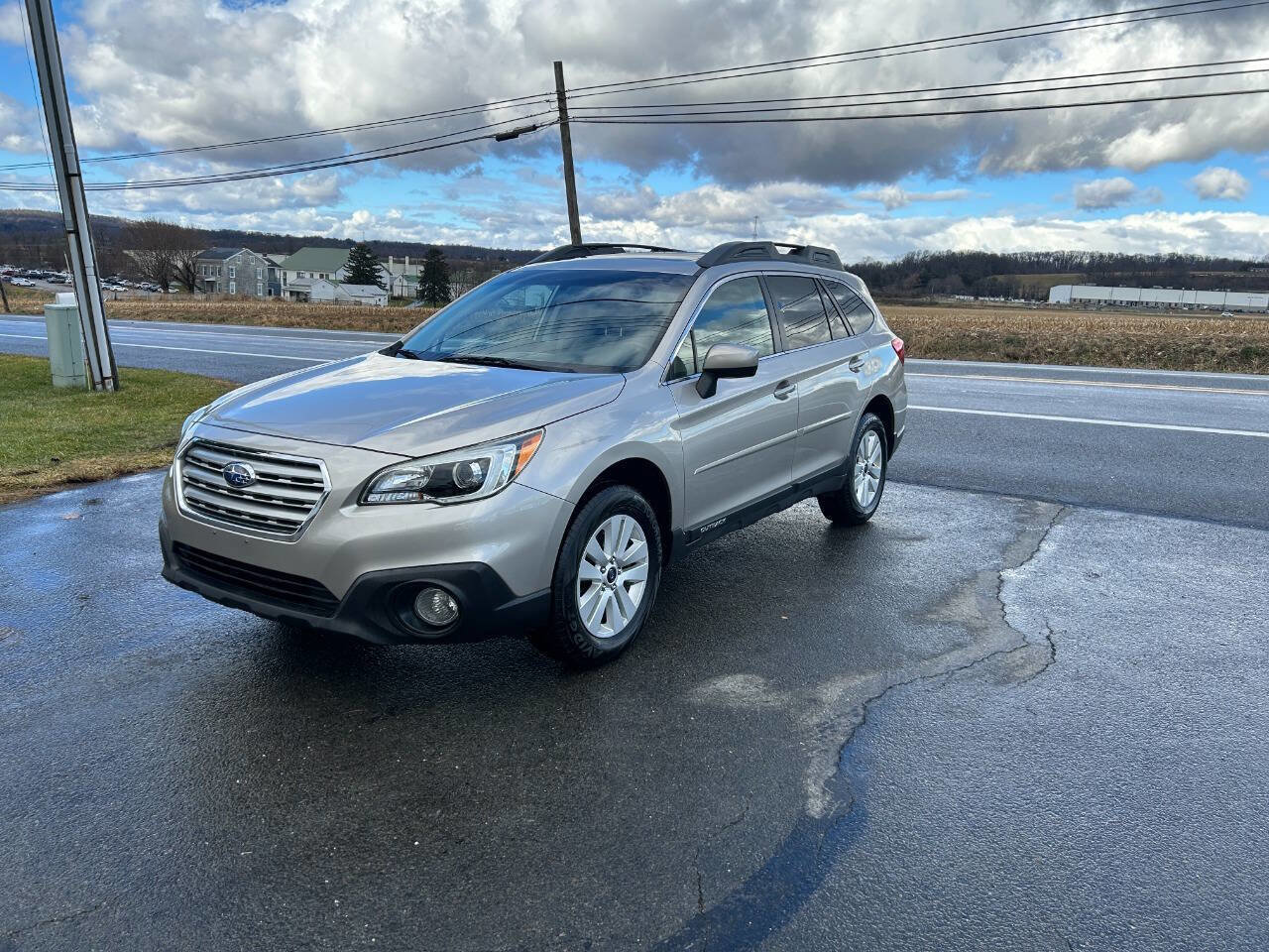 Used 2015 Subaru Outback 2.5i Premium image 5