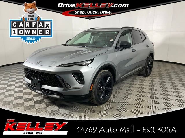 Used 2025 Buick Envision Sport Touring image 1