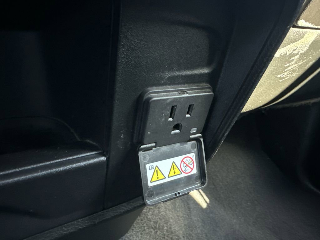 Used 2024 RAM 3500 Tradesman w/ Chrome Appearance Group image 15