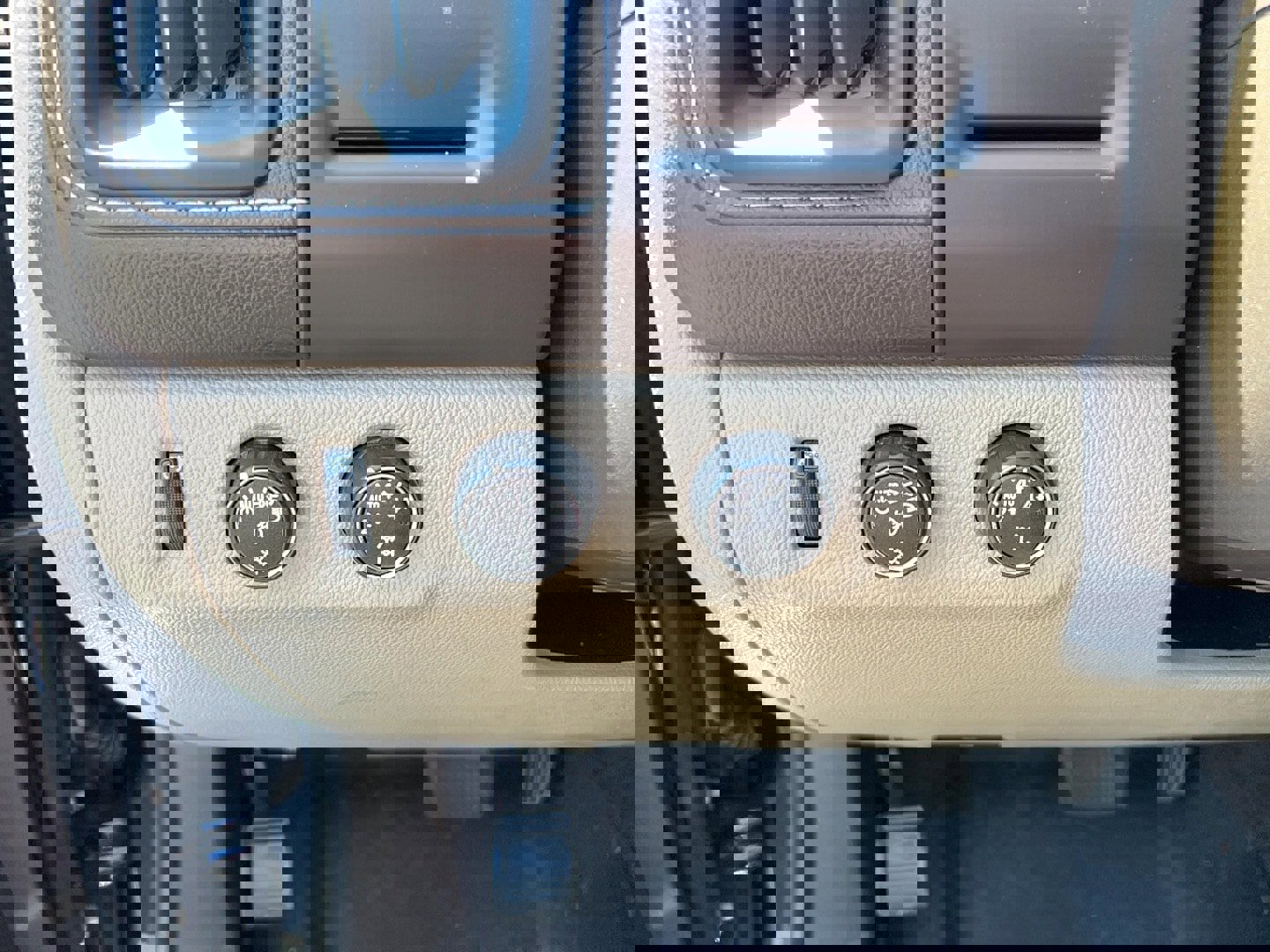 Used 2016 GMC Canyon SLT w/ Driver Alert Package image 13