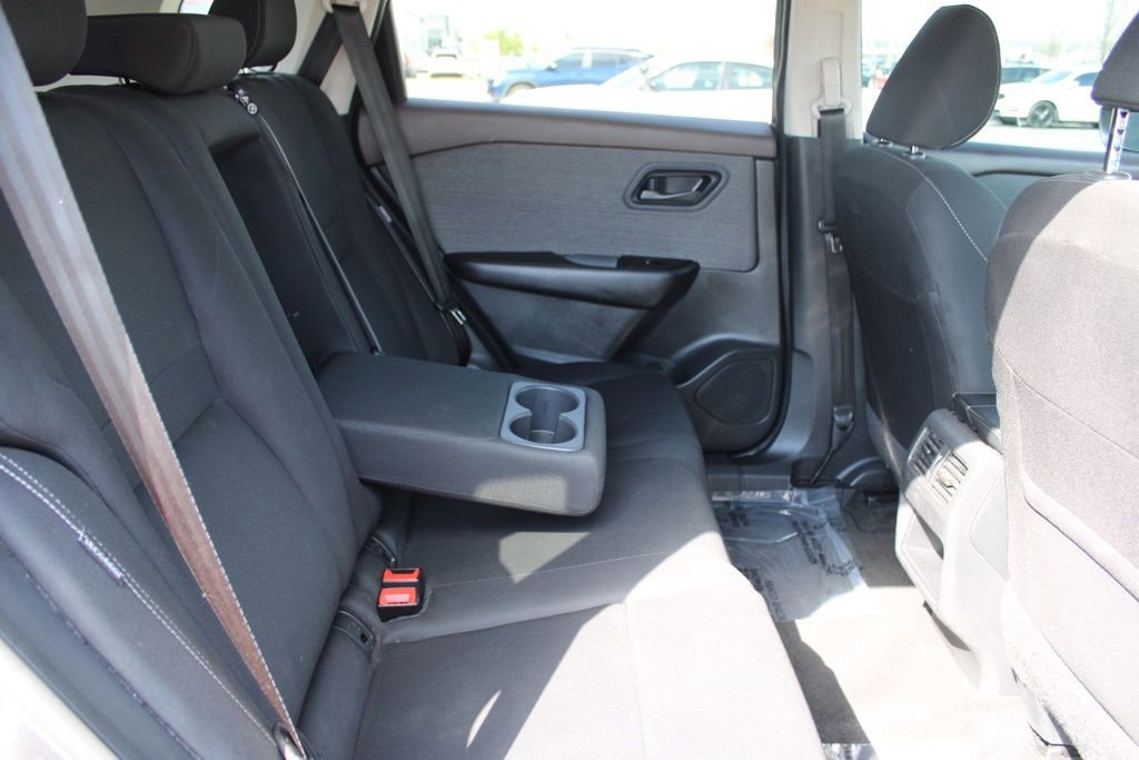 Used 2023 Nissan Rogue S image 21