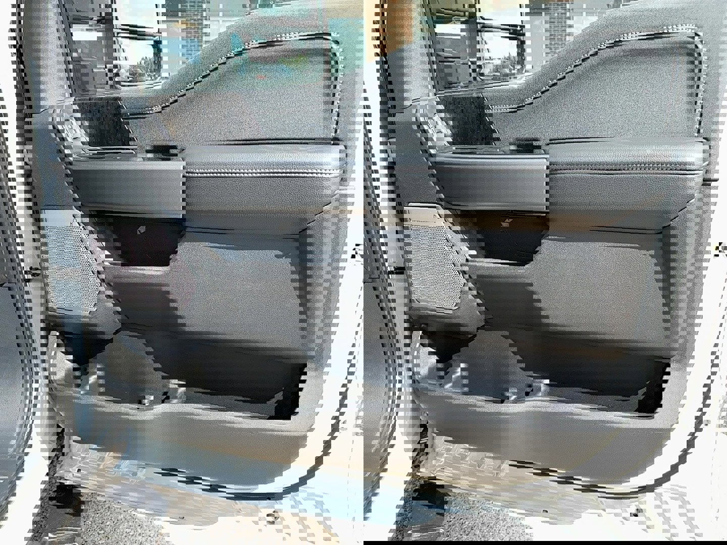 New 2025 Ford F450 Lariat image 14