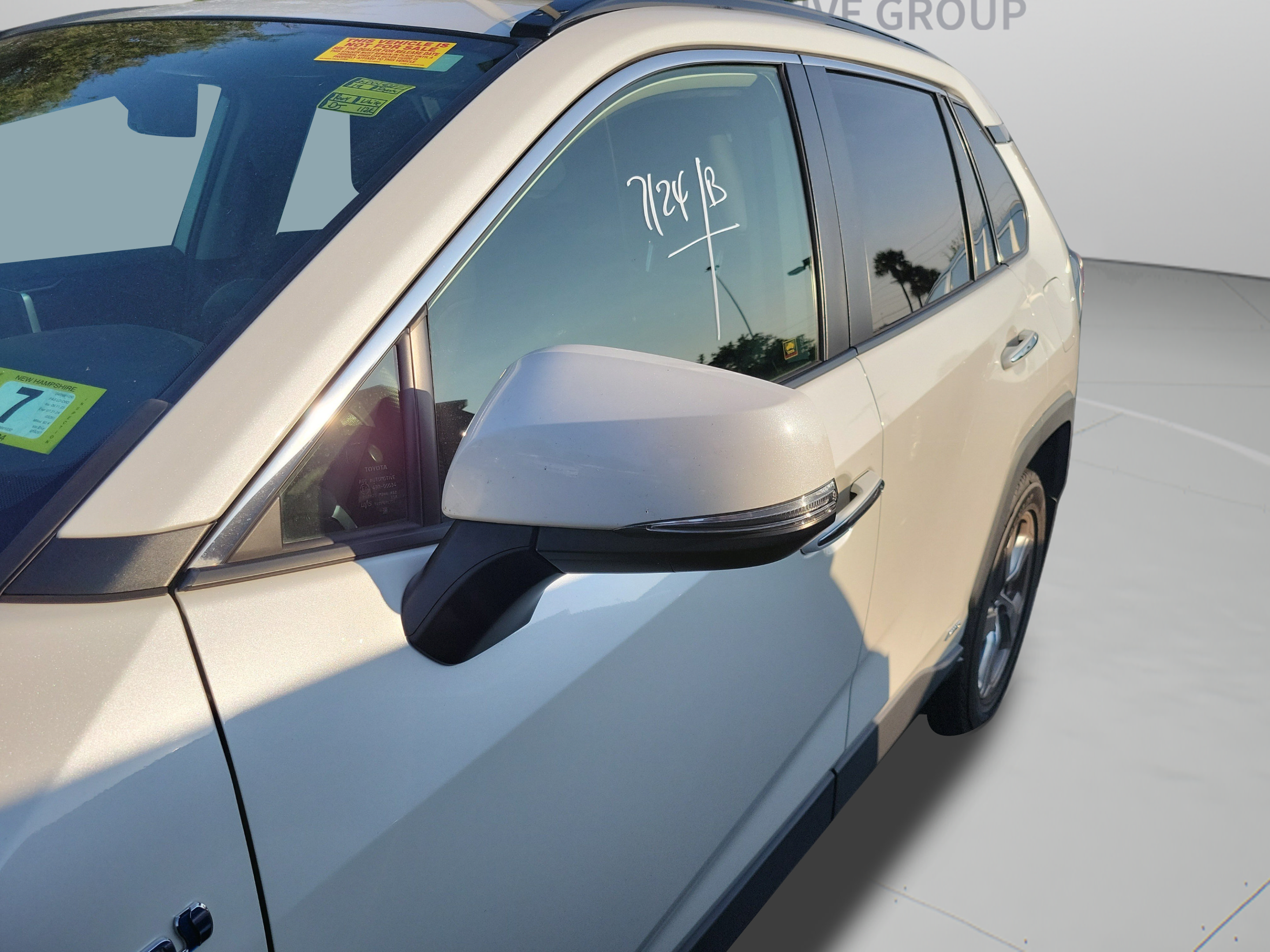 Used 2019 Toyota RAV4 Limited w/ Limited Grade Weather Package AWD/4WD image 28