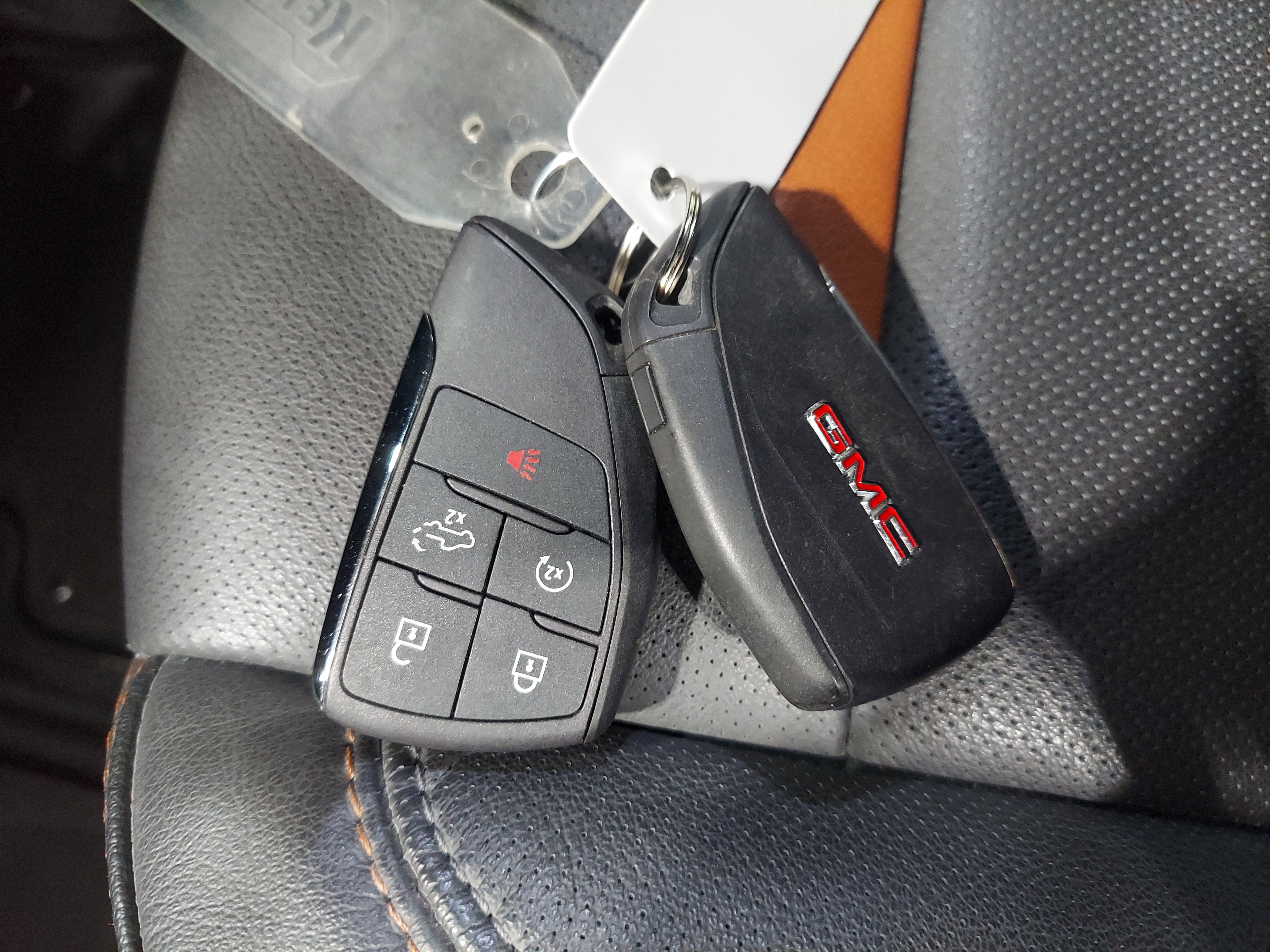Used 2025 GMC Sierra 2500 AT4 w/ Technology Package image 20