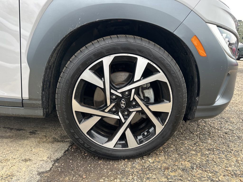 Used 2023 Hyundai Kona Limited image 25