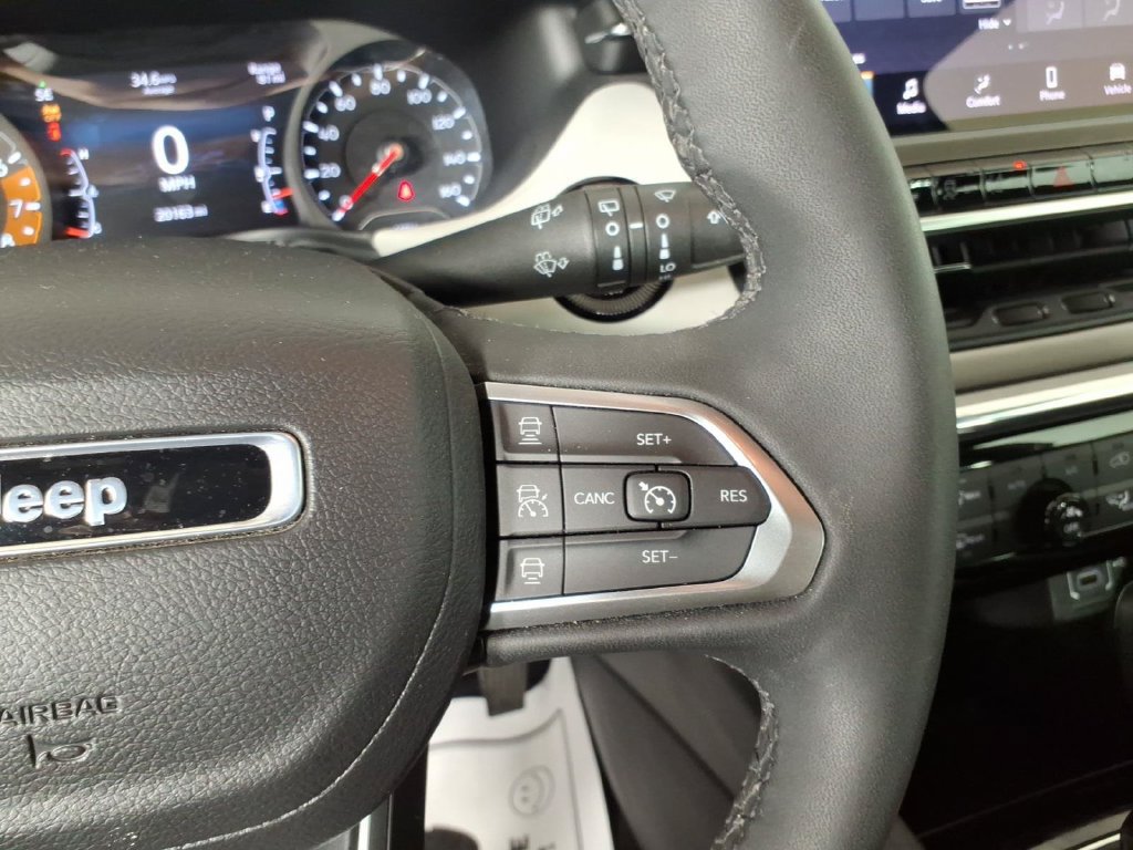 Used 2023 Jeep Compass Limited AWD/4WD image 18