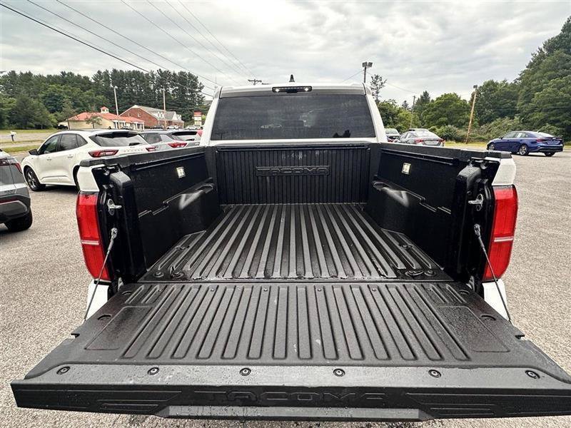 Used 2024 Toyota Tacoma TRD Off-Road AWD/4WD image 11