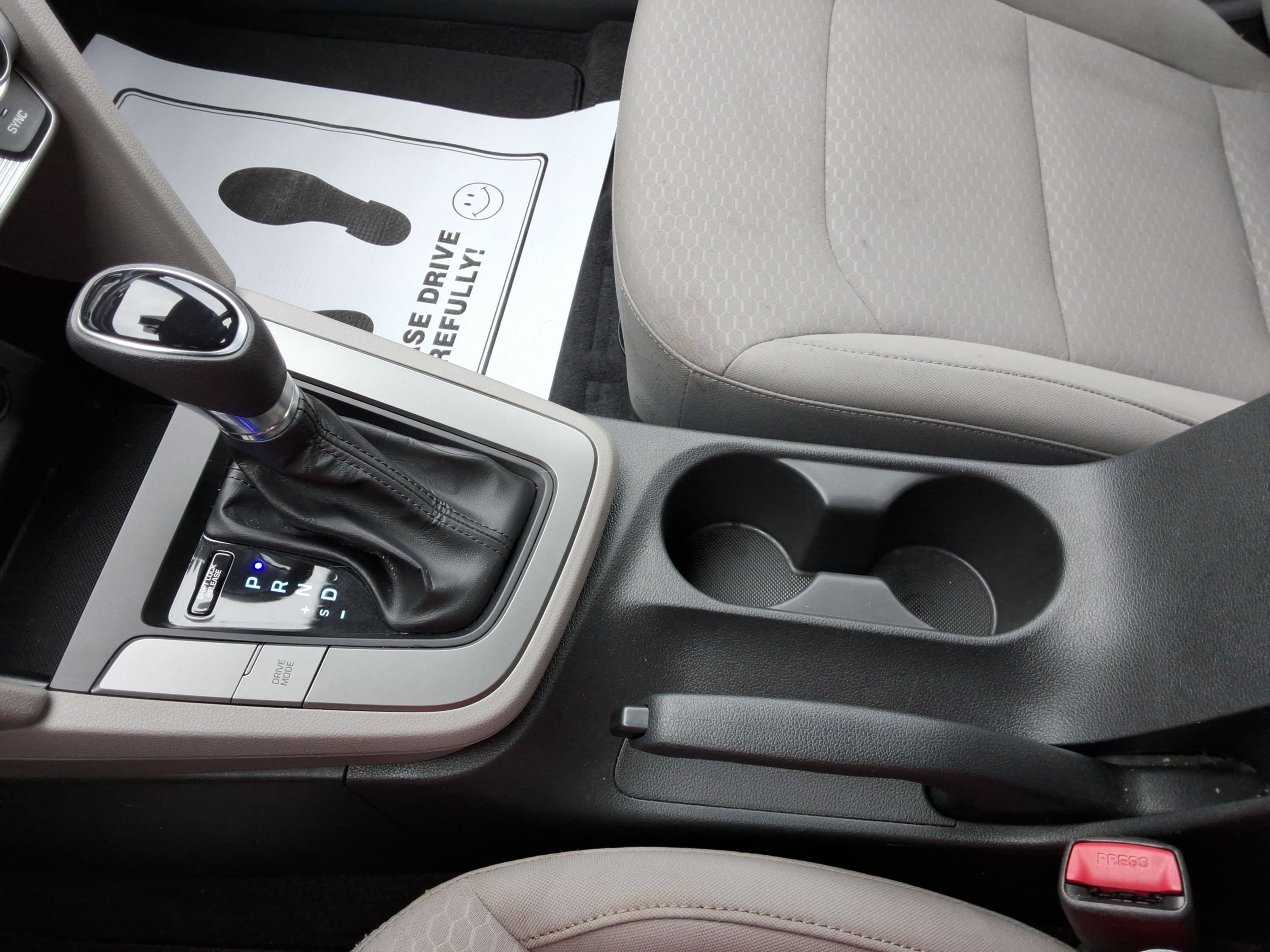 Used 2020 Hyundai Elantra SE FWD image 18