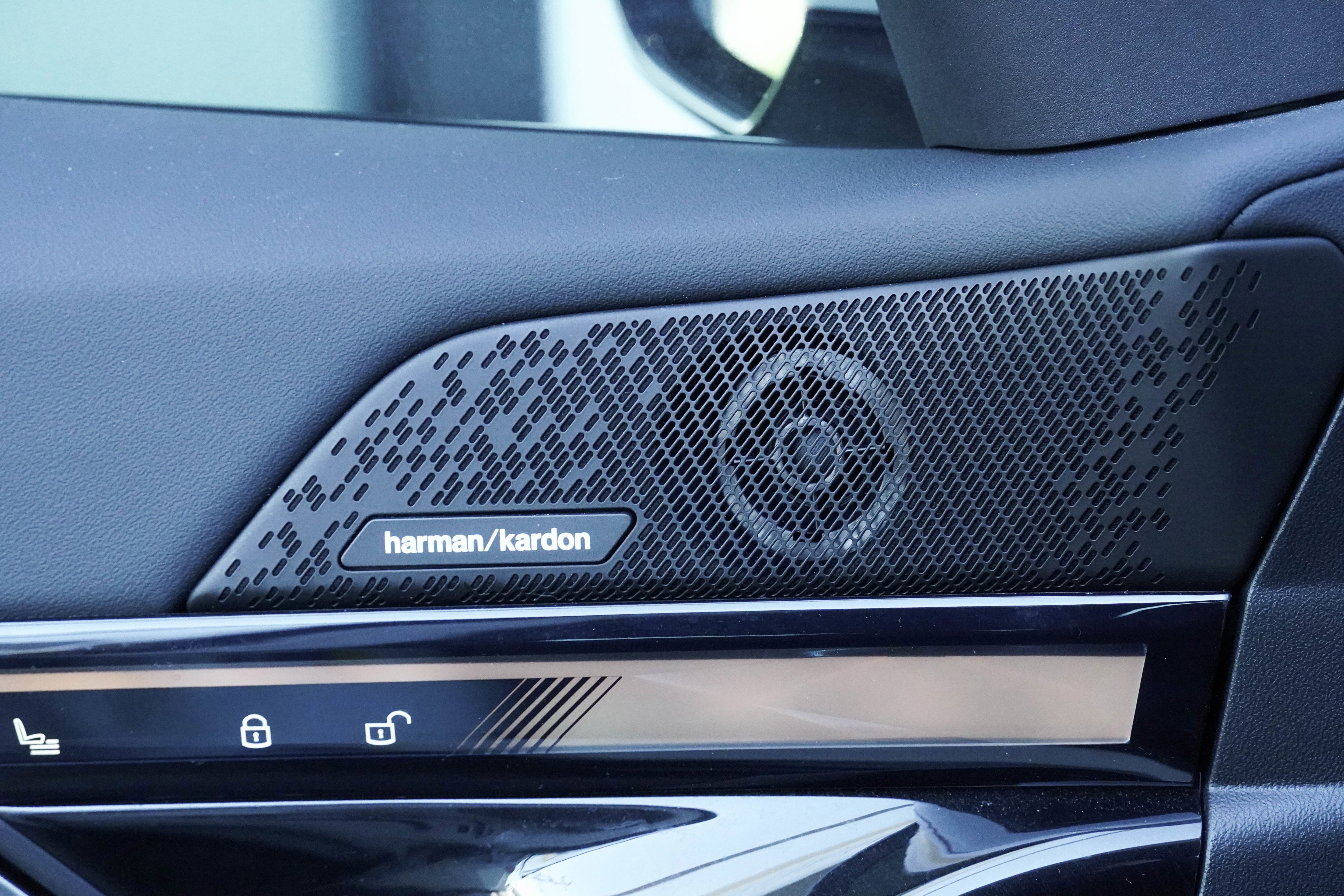 Used 2024 BMW i5 eDrive40i w/ M Sport Package image 16