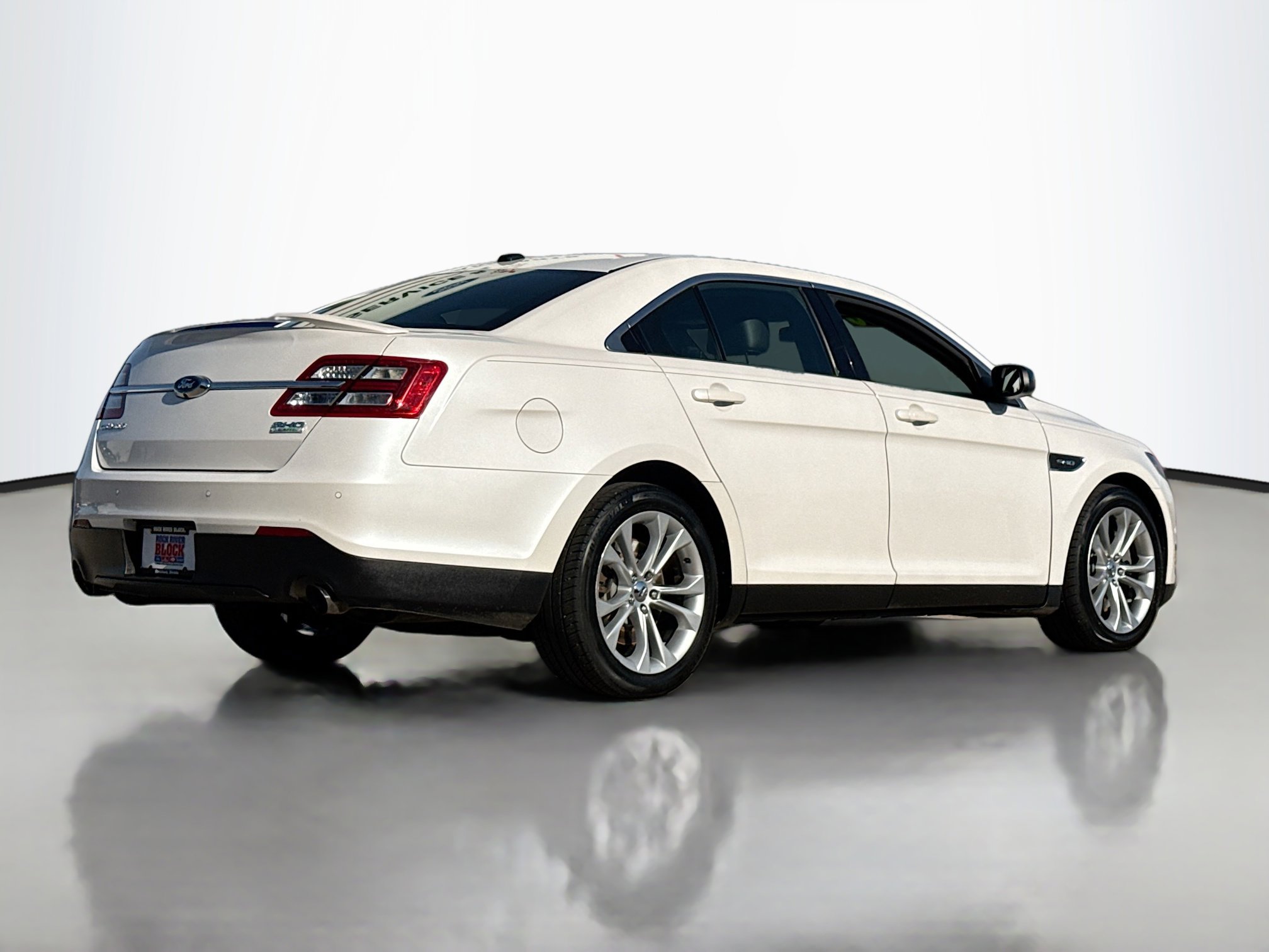 Used 2013 Ford Taurus SHO AWD/4WD image 2