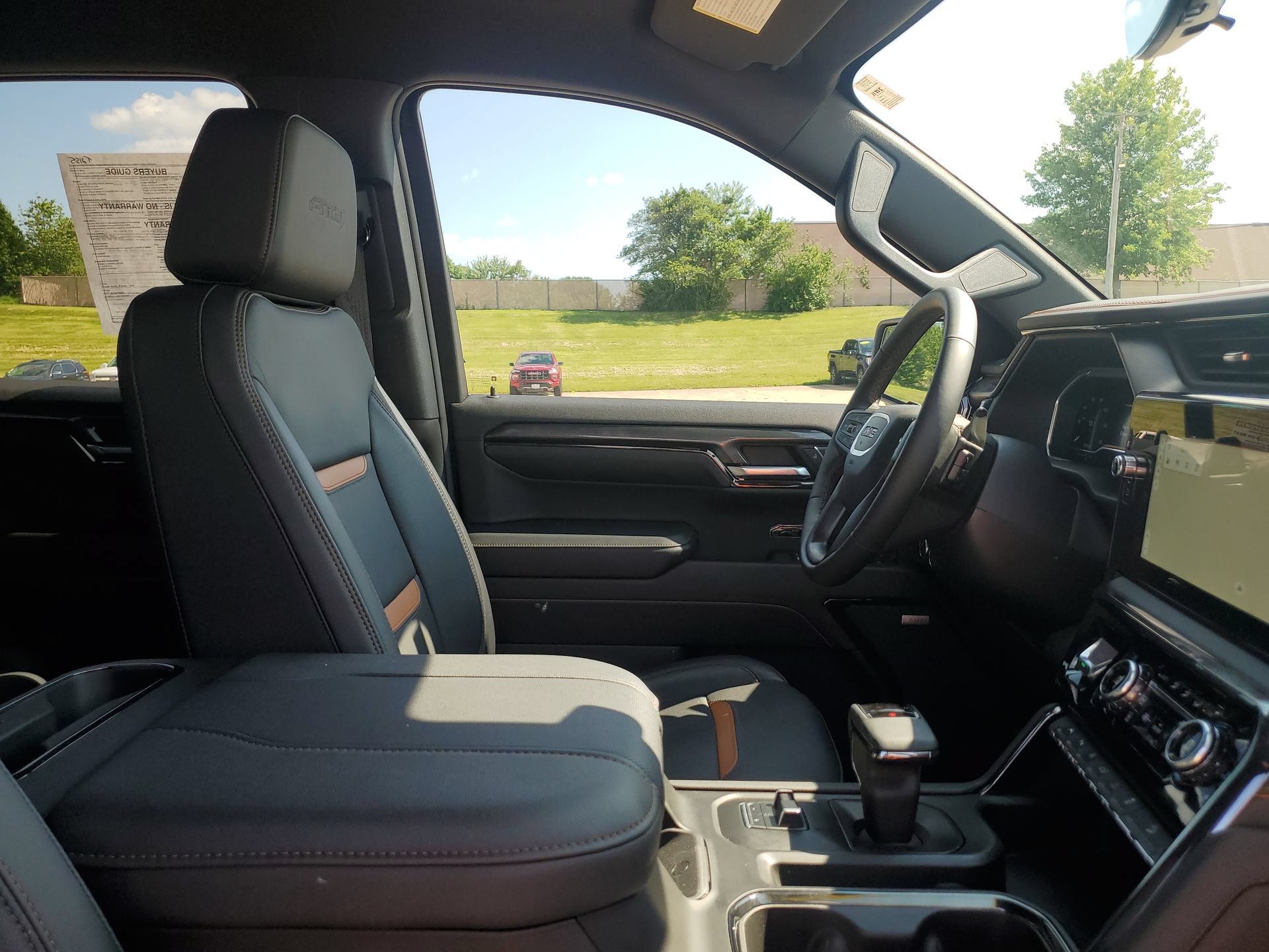 Used 2024 GMC Sierra 1500 AT4 w/ Technology Package AWD/4WD image 34