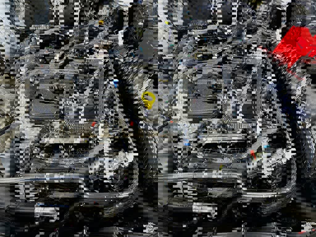 Certified 2020 Ford Escape SE image 9