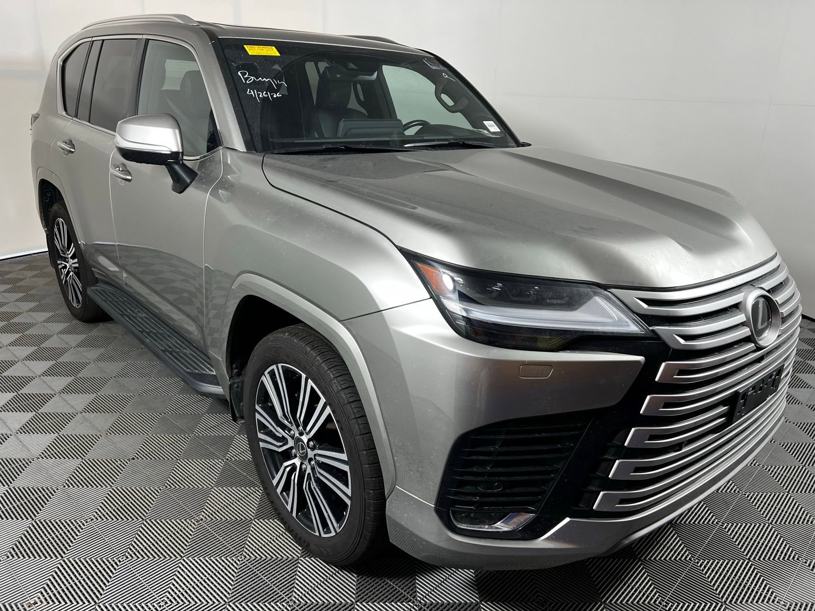 Used 2024 Lexus LX 600 4WD w/ Luxury Package image 3