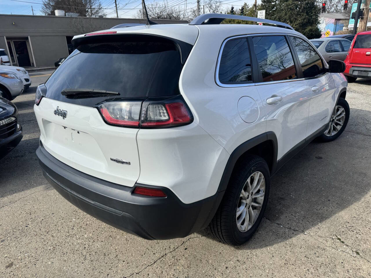 Used 2019 Jeep Cherokee Latitude w/ Cold Weather Group image 8