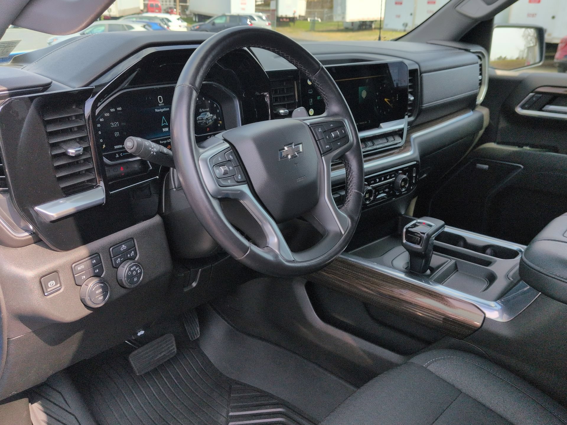 Certified 2022 Chevrolet Silverado 1500 RST AWD/4WD image 10