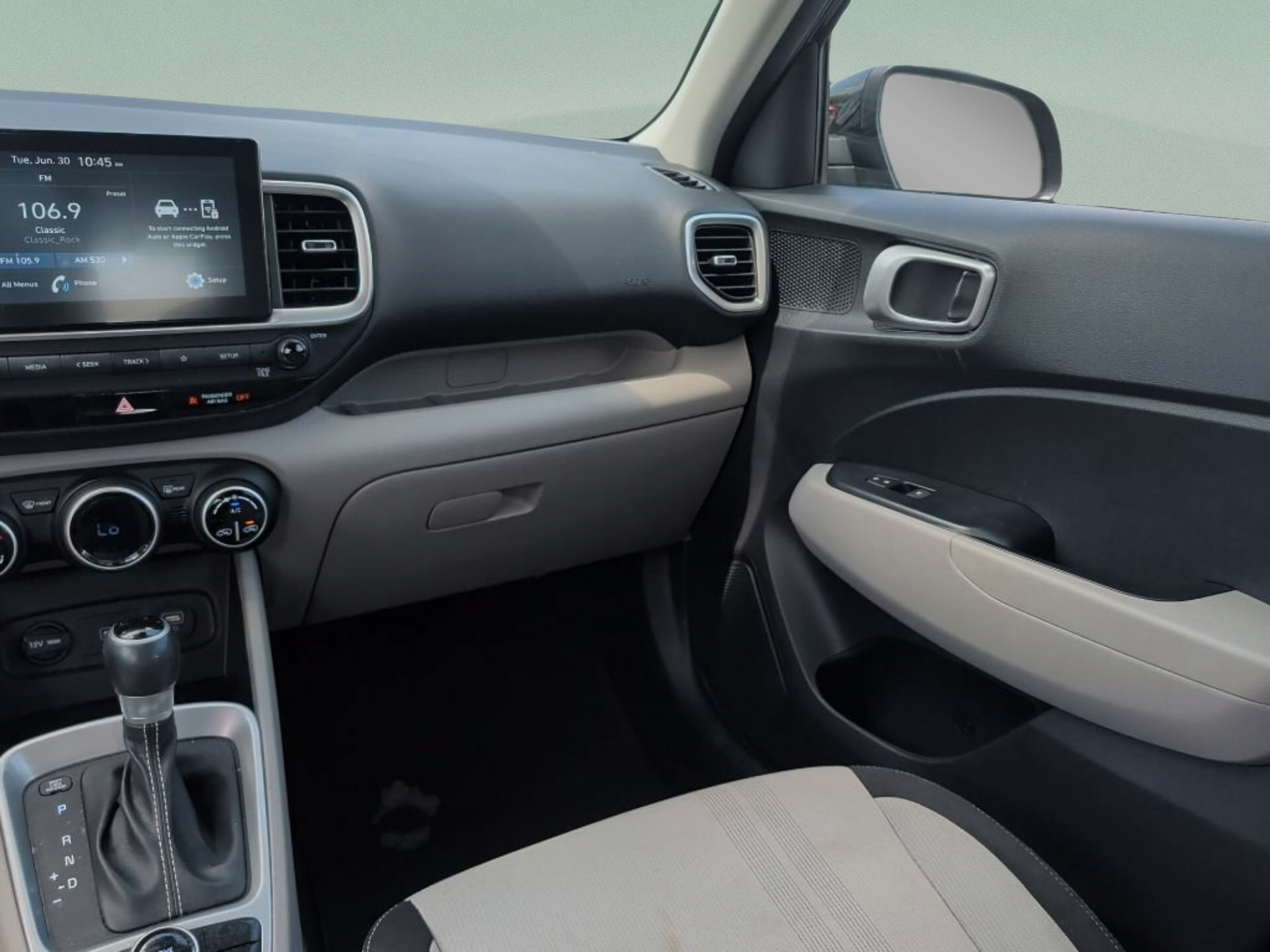 Used 2021 Hyundai Venue SEL FWD image 32