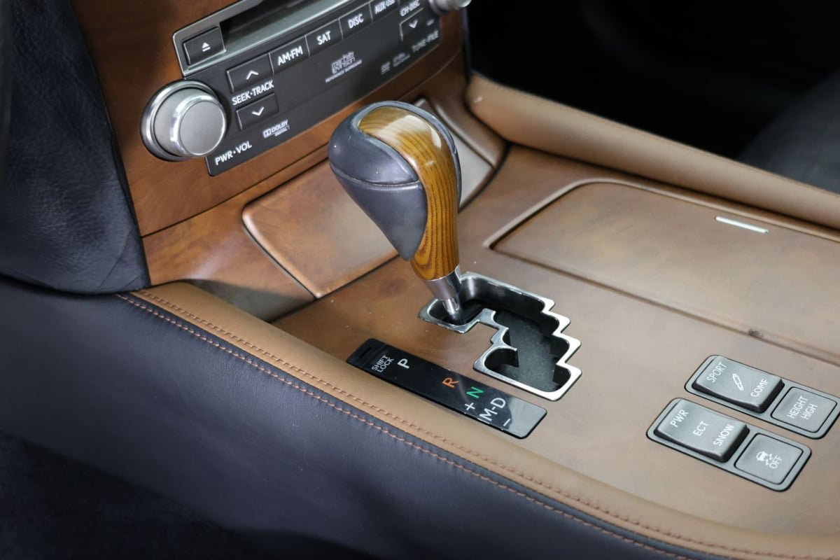 Used 2010 Lexus LS 460 RWD image 6