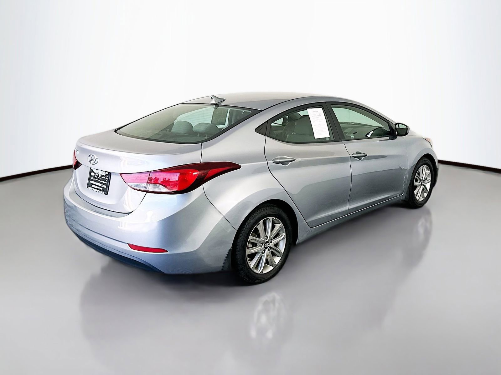 Used 2015 Hyundai Elantra SE w/ Option Group 02 FWD image 7