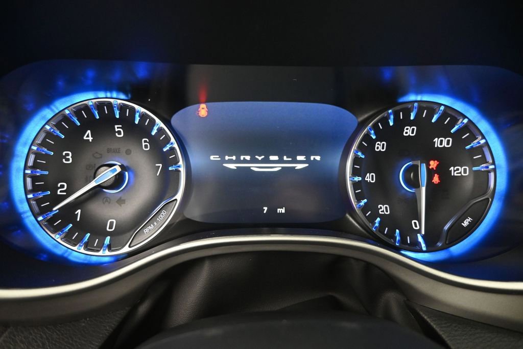 New 2027 Chrysler Pacifica Select FWD image 32