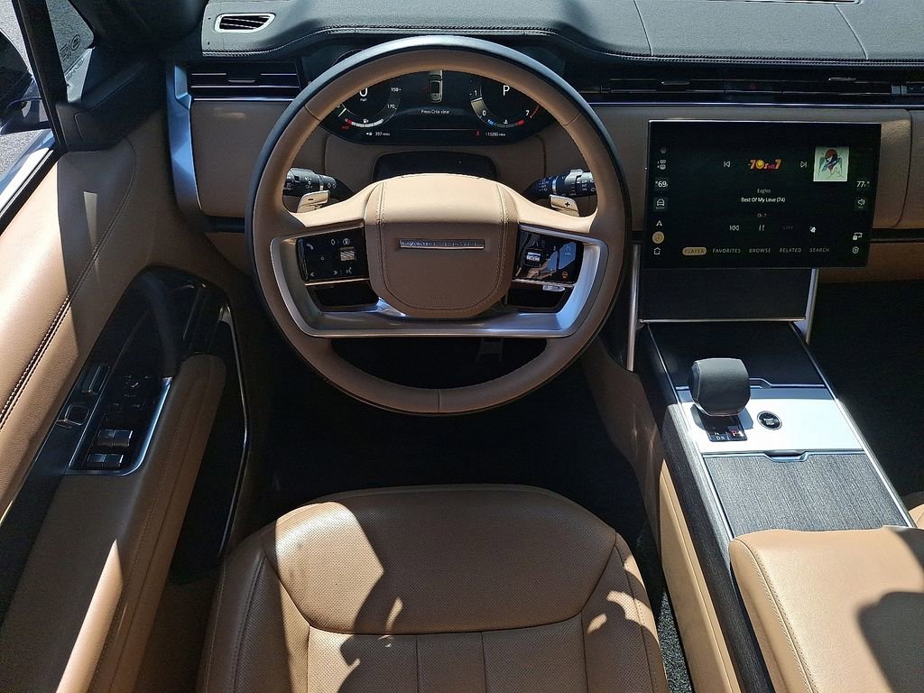 Used 2025 Land Rover Range Rover Long Wheelbase SE image 11