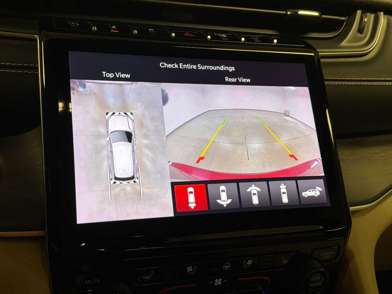 Used 2023 Jeep Grand Cherokee L Limited w/ Luxury Tech Group II RWD image 19