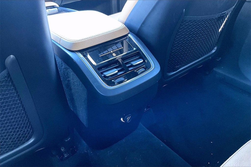Used 2018 Volvo XC90 T6 Momentum w/ Convenience Package image 26