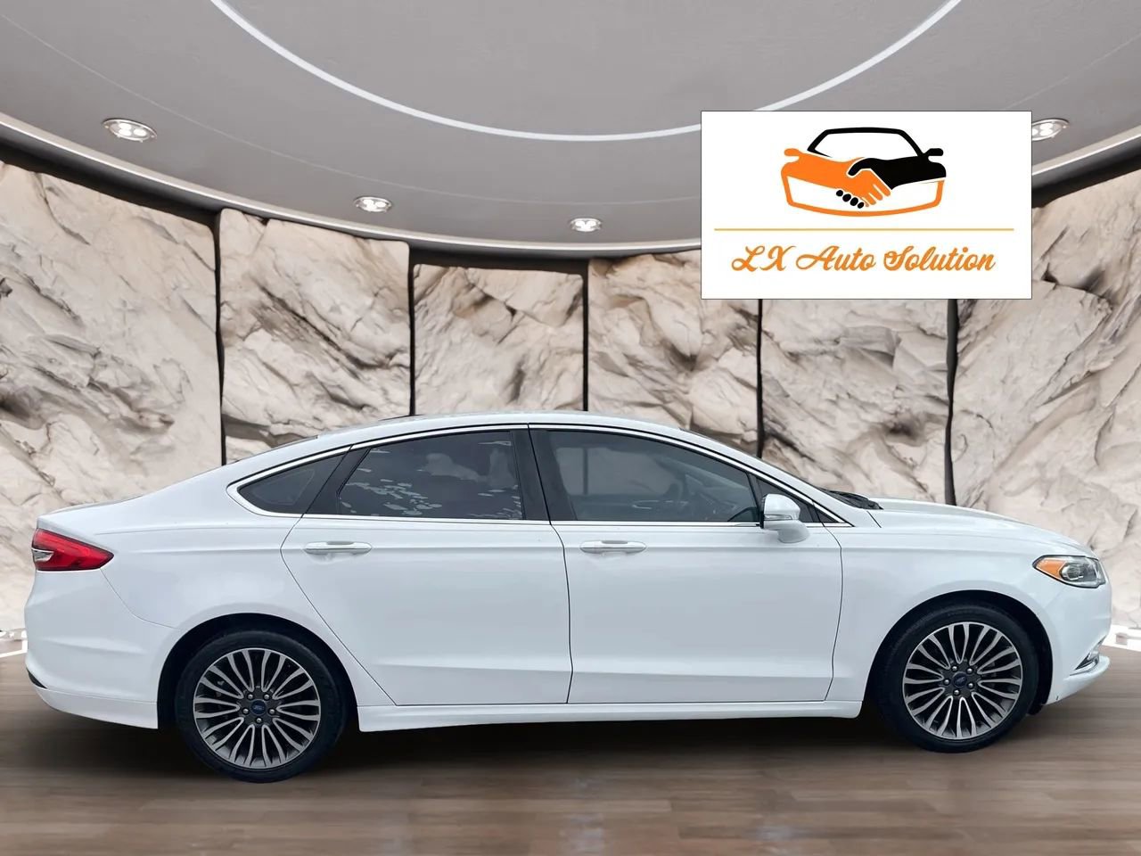 Used 2017 Ford Fusion SE w/ Fusion SE Technology Package FWD image 3