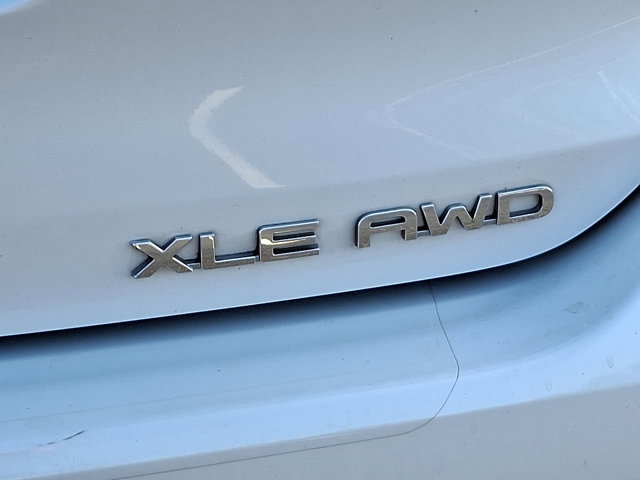 Used 2023 Toyota Highlander XLE image 32