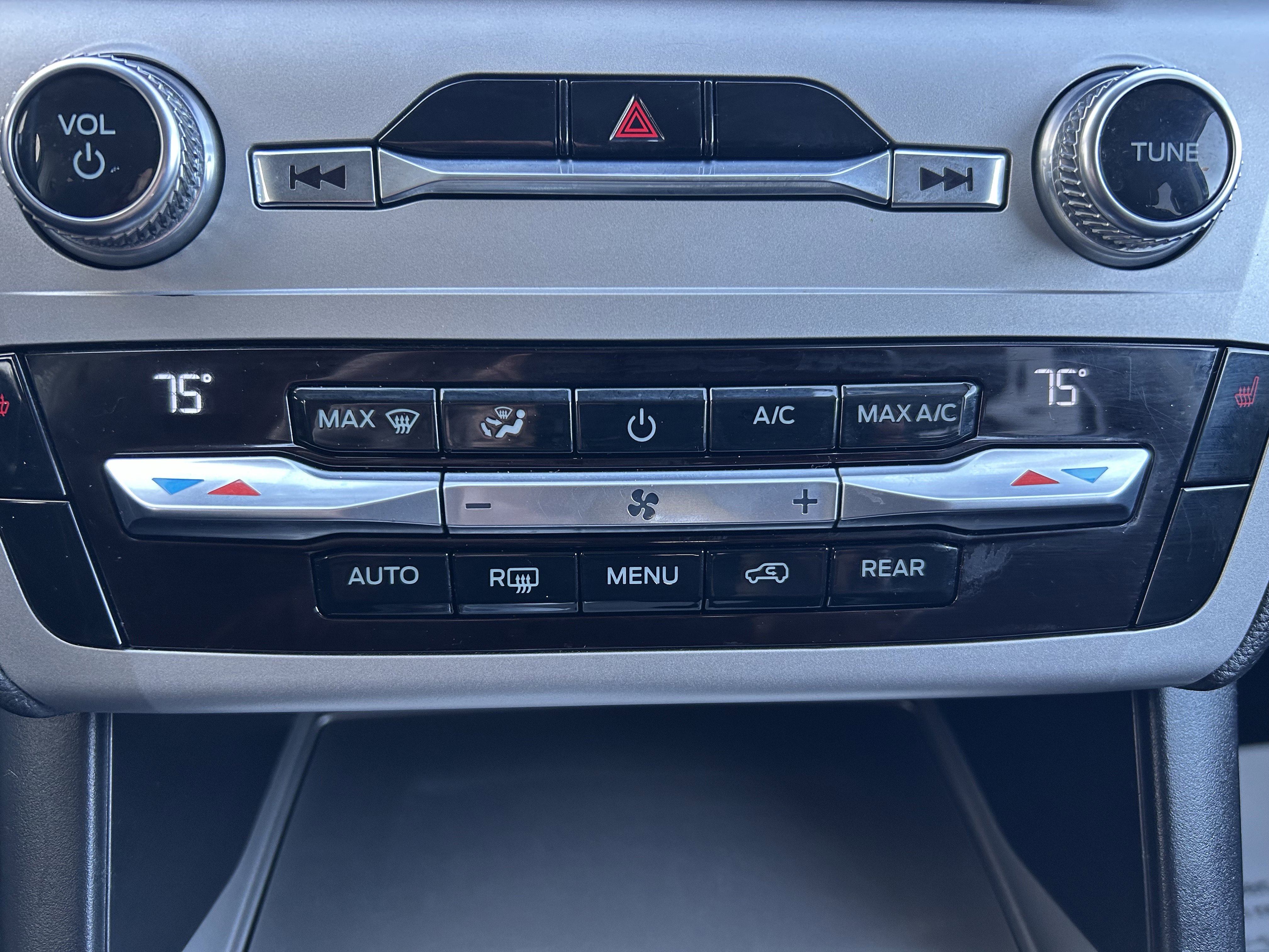 Used 2021 Ford Explorer XLT image 33