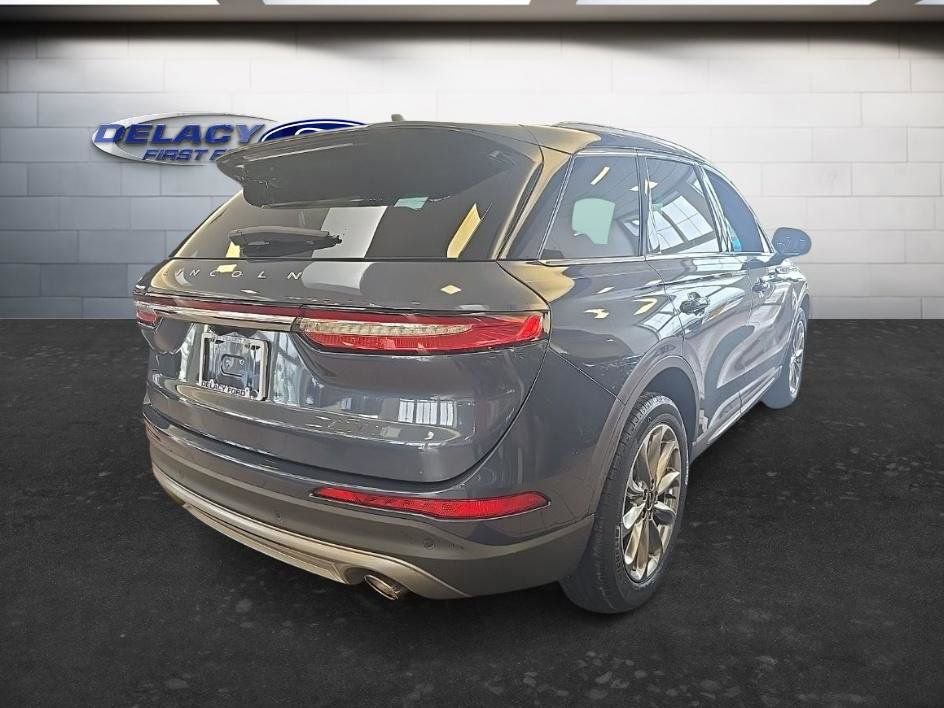 Used 2022 Lincoln Corsair AWD w/ Premium Package image 6