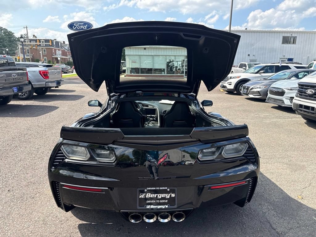 Used 2015 Chevrolet Corvette Z06 RWD image 9