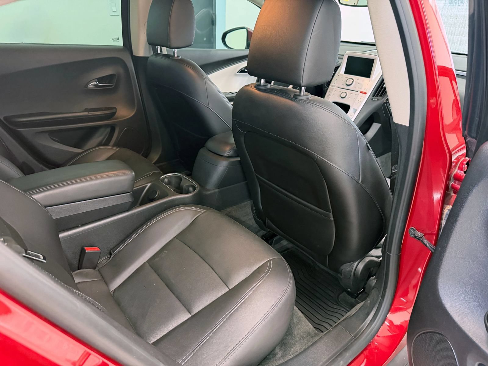 Used 2015 Chevrolet Volt Premium w/ Premium Trim Package FWD image 18