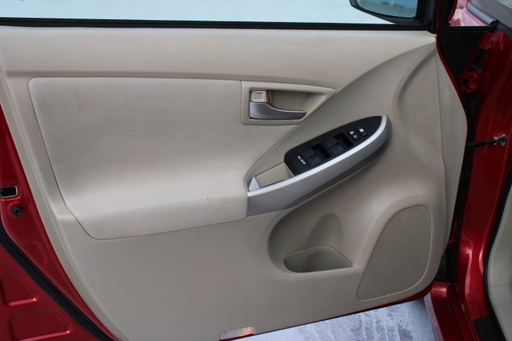 Used 2015 Toyota Prius Three image 10