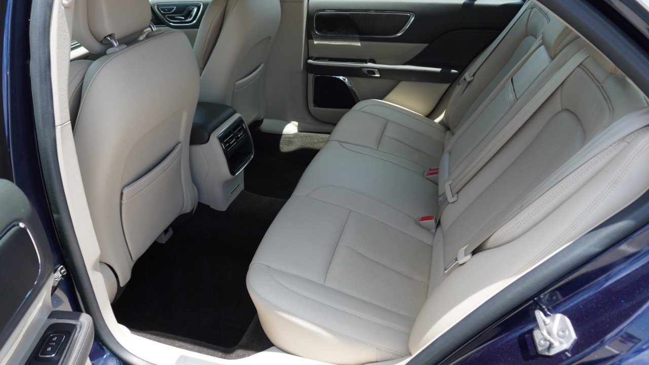 Used 2017 Lincoln Continental Select FWD image 30