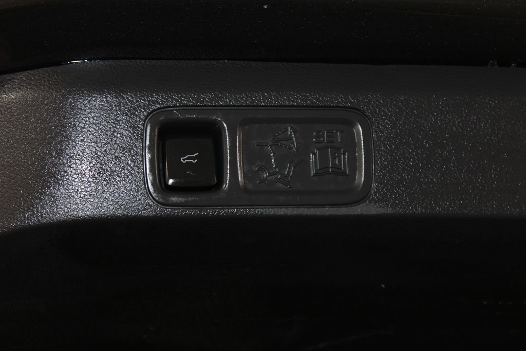 Used 2022 Ford Expedition Max Limited image 17