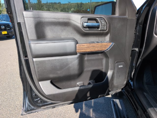 Used 2019 Chevrolet Silverado 1500 High Country w/ Technology Package AWD/4WD image 17