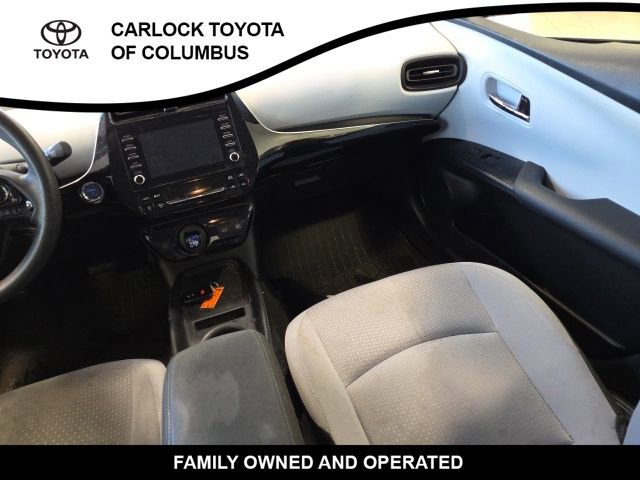 Used 2020 Toyota Prius LE image 18