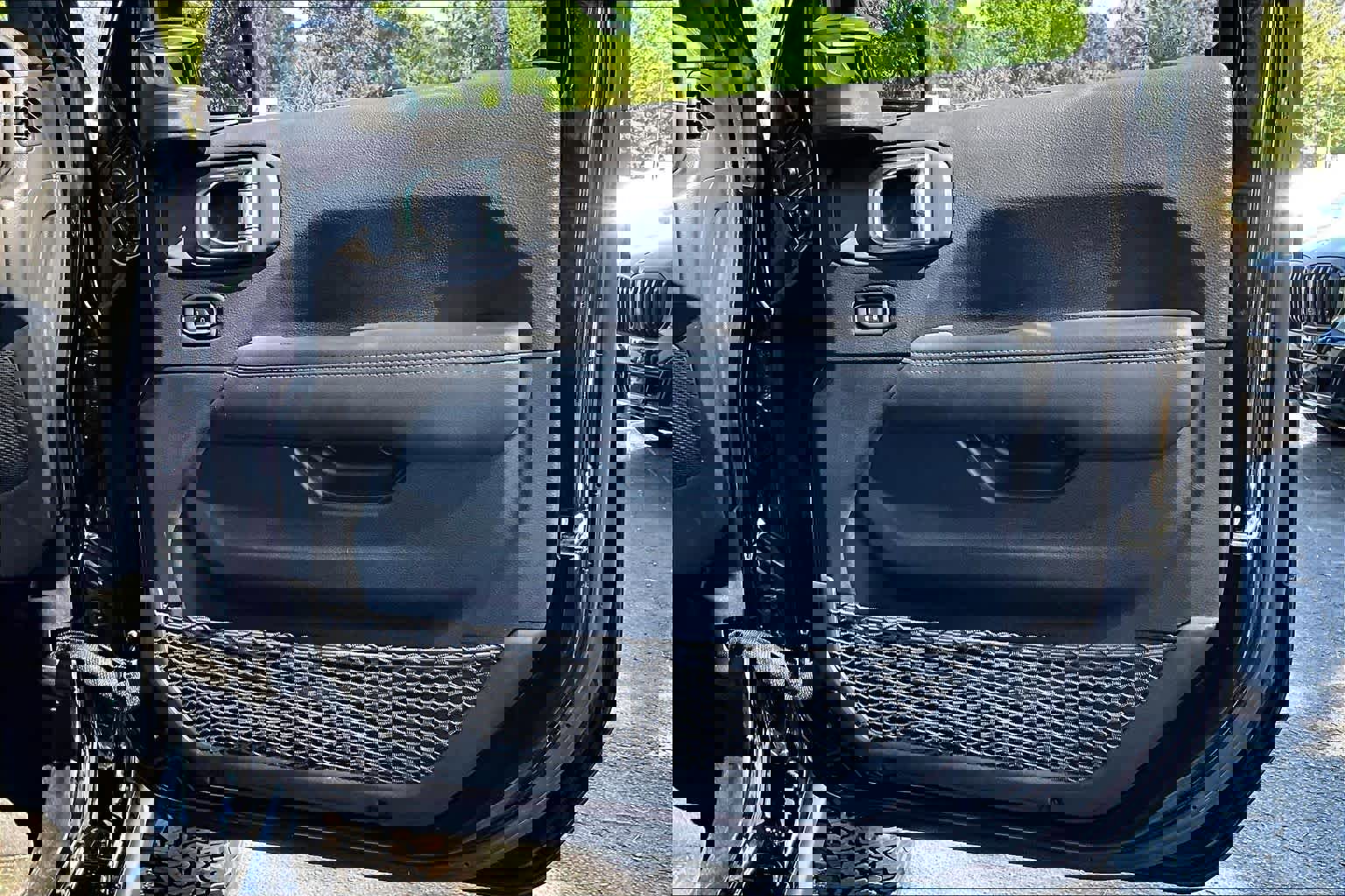 Used 2023 Jeep Wrangler Unlimited Rubicon 4xe w/ Steel Bumper Group image 23