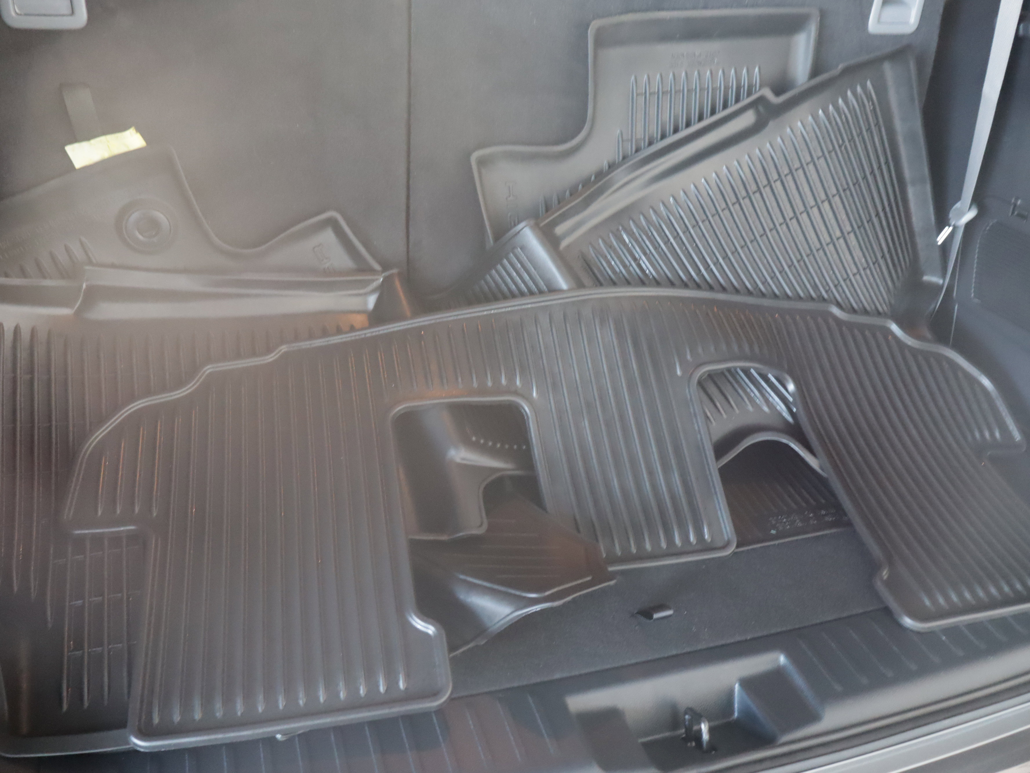 Used 2023 Toyota Highlander XLE image 16