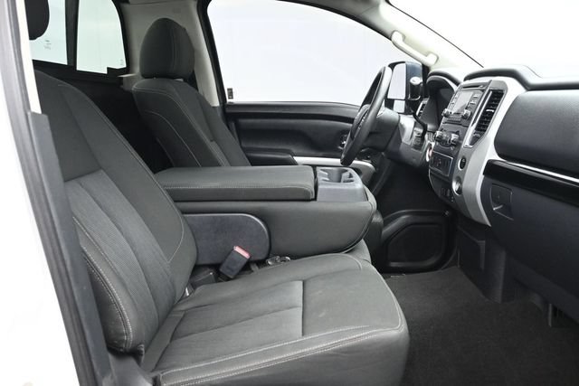 Used 2017 Nissan Titan SV RWD image 8