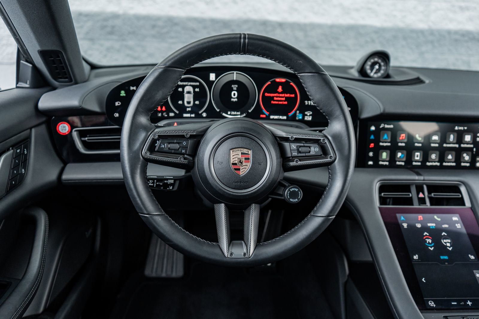 Used 2025 Porsche Taycan image 31