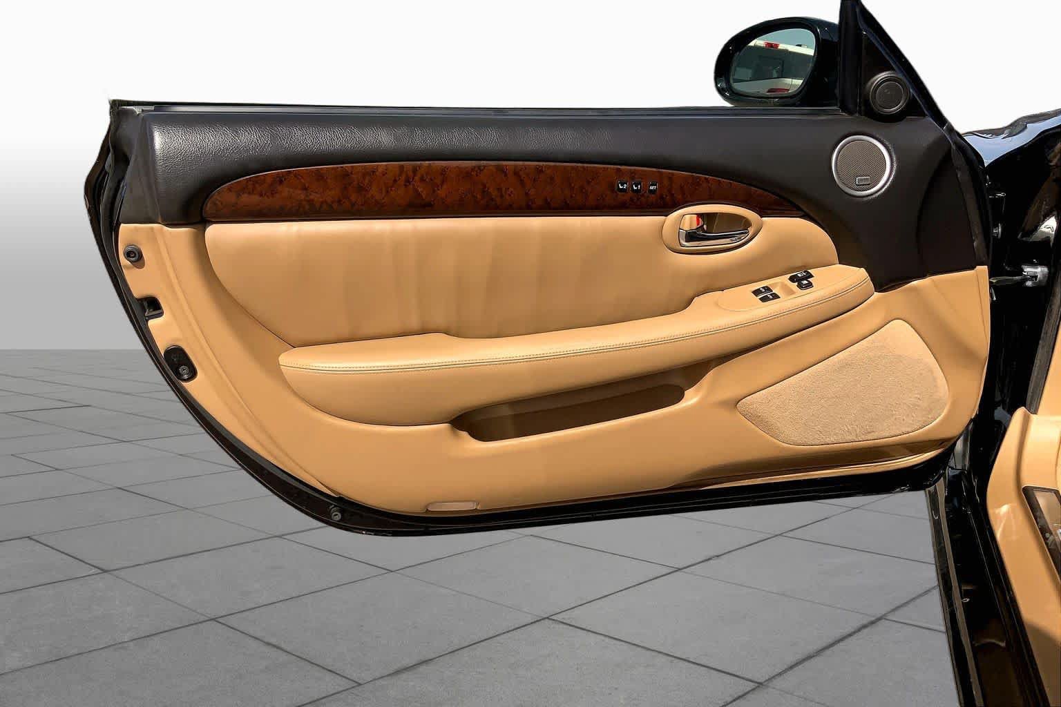 Used 2007 Lexus SC 430 Convertible RWD image 21