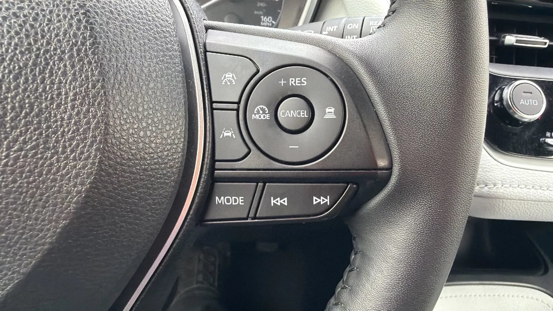 Used 2023 Toyota Corolla SE FWD image 11