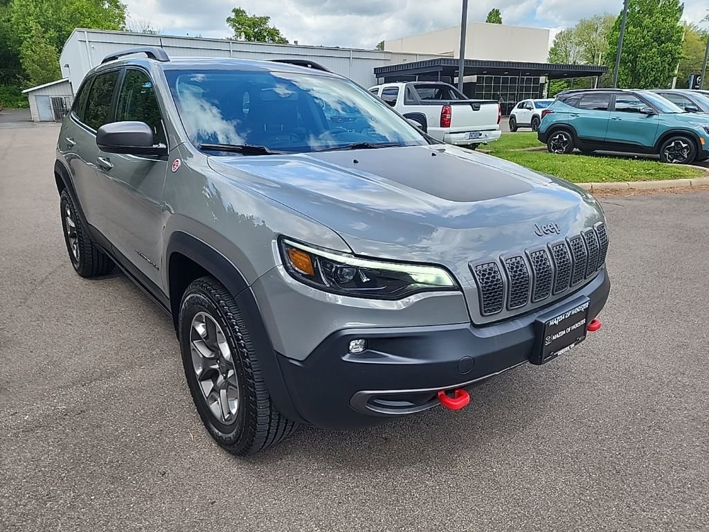 Used 2019 Jeep Cherokee Trailhawk w/ Cold Weather Group AWD/4WD image 3