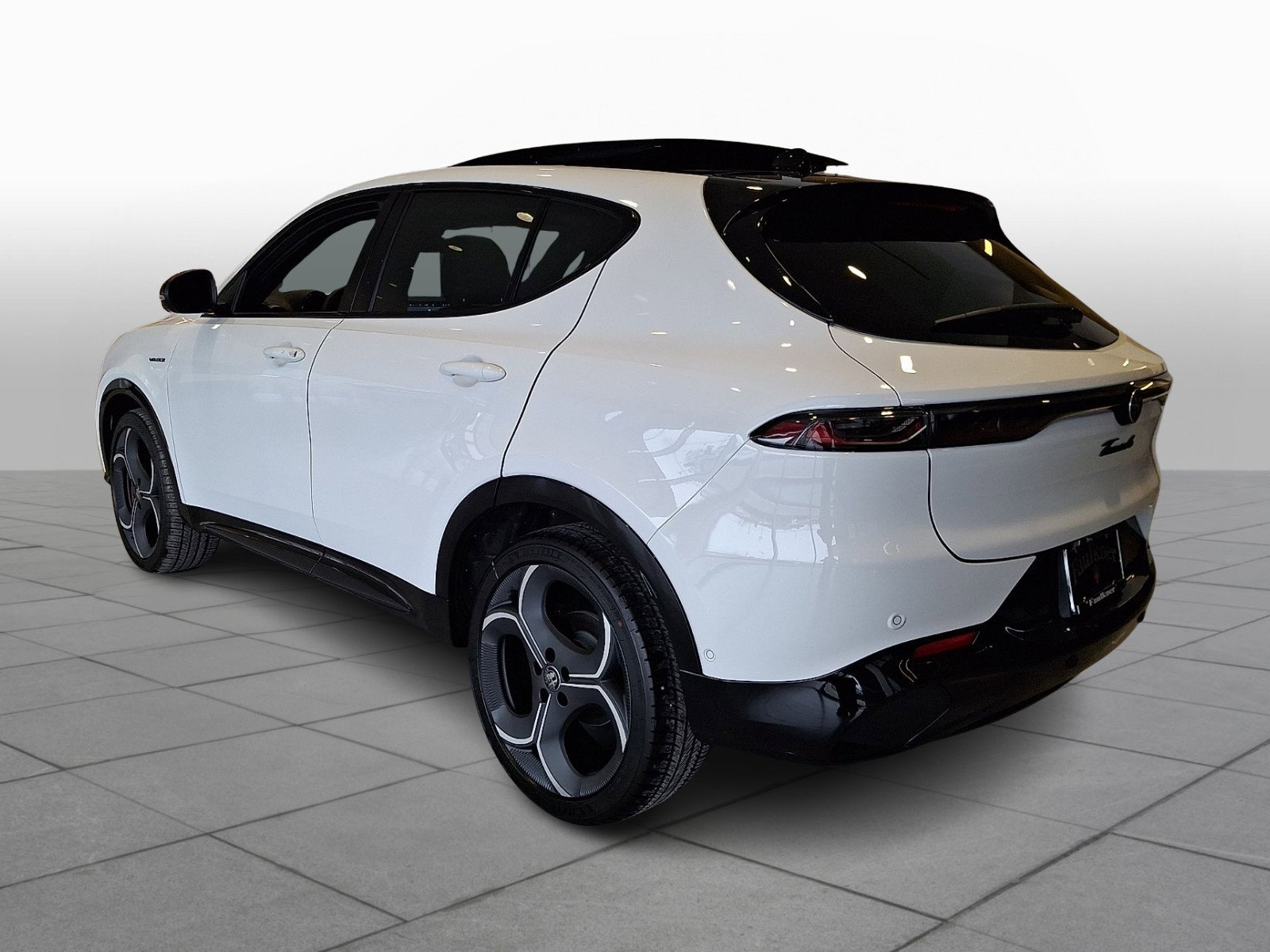 New 2026 Alfa Romeo Tonale Veloce w/ Quick Order Package 23H Volce image 3