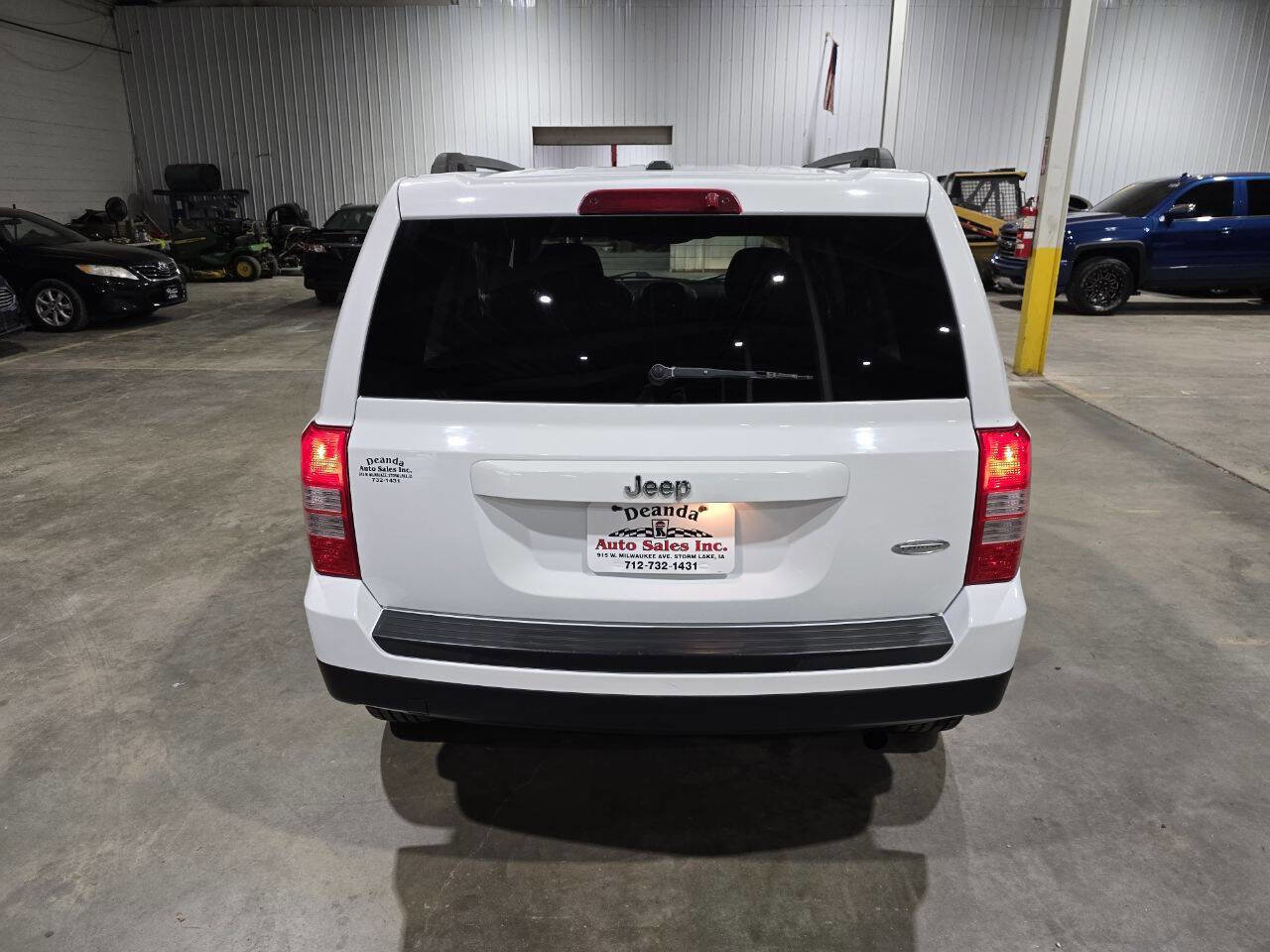 Used 2016 Jeep Patriot Latitude image 9