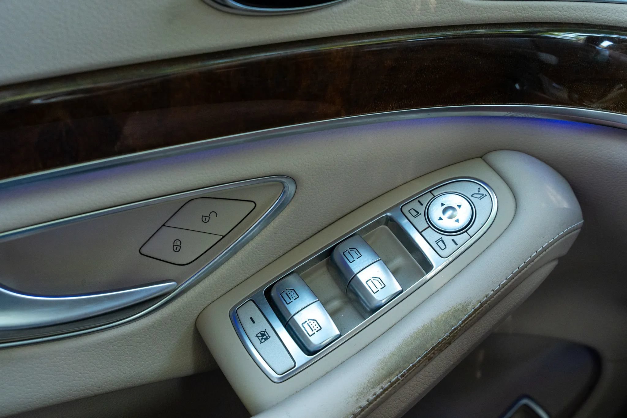 Used 2017 Mercedes-Benz S 550 4MATIC Sedan image 29