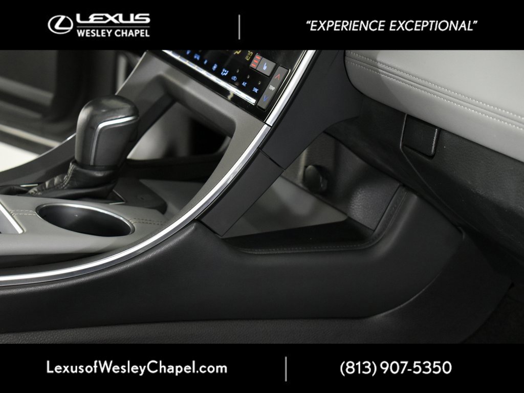 Used 2019 Toyota Avalon XSE image 34