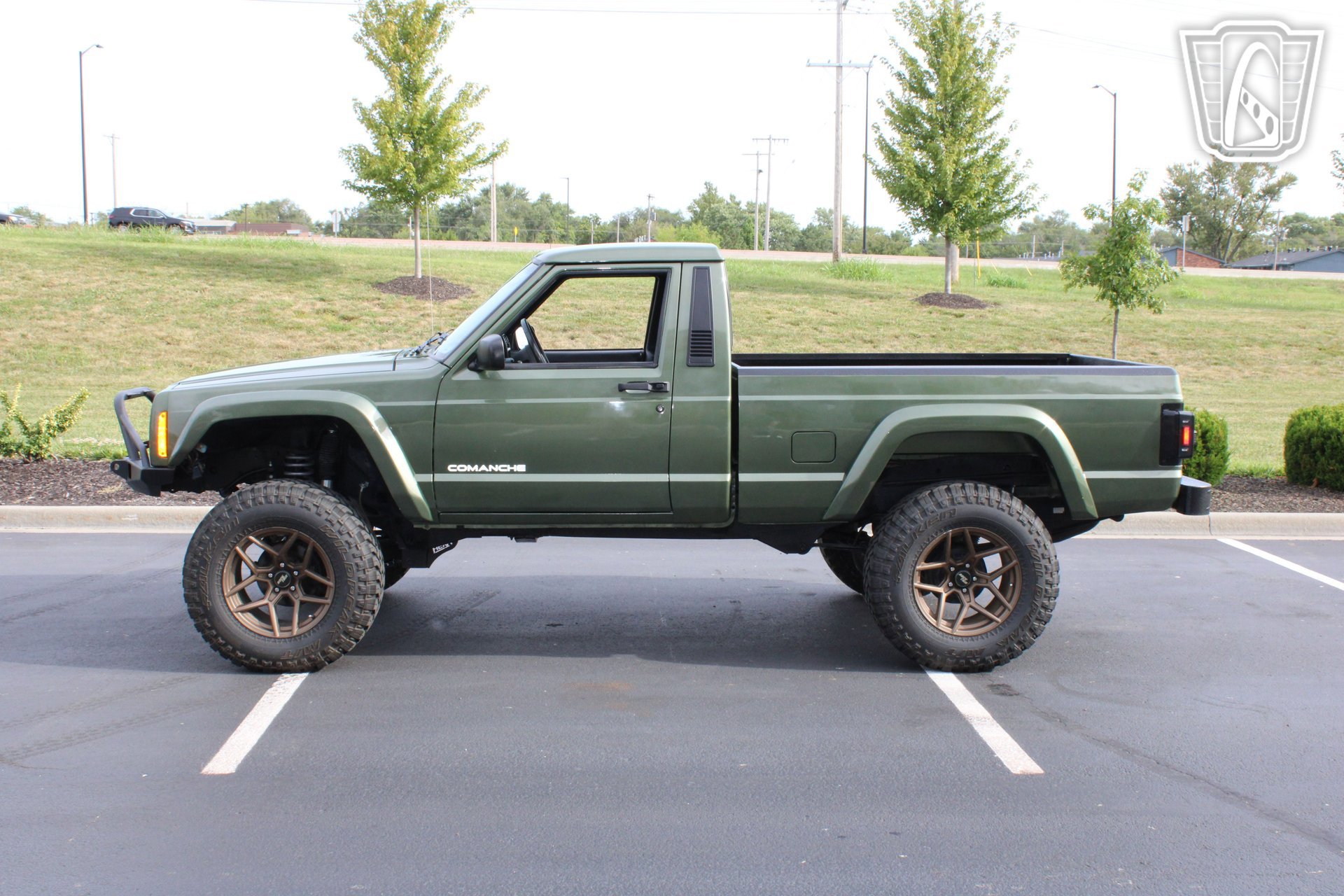 Used 1990 Jeep Comanche 2WD image 2