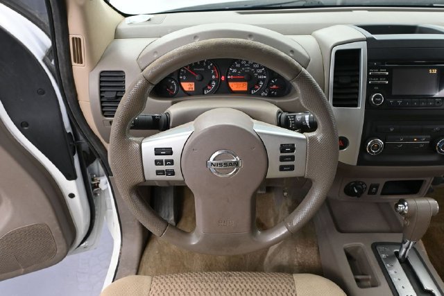 Used 2014 Nissan Frontier SV AWD/4WD image 18